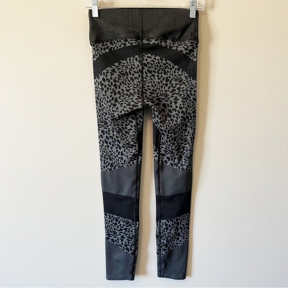 Good American Active Leopard Seamless 7/8 Leggings Black/Gray Size 2/3 = M/L - Picture 9 of 13